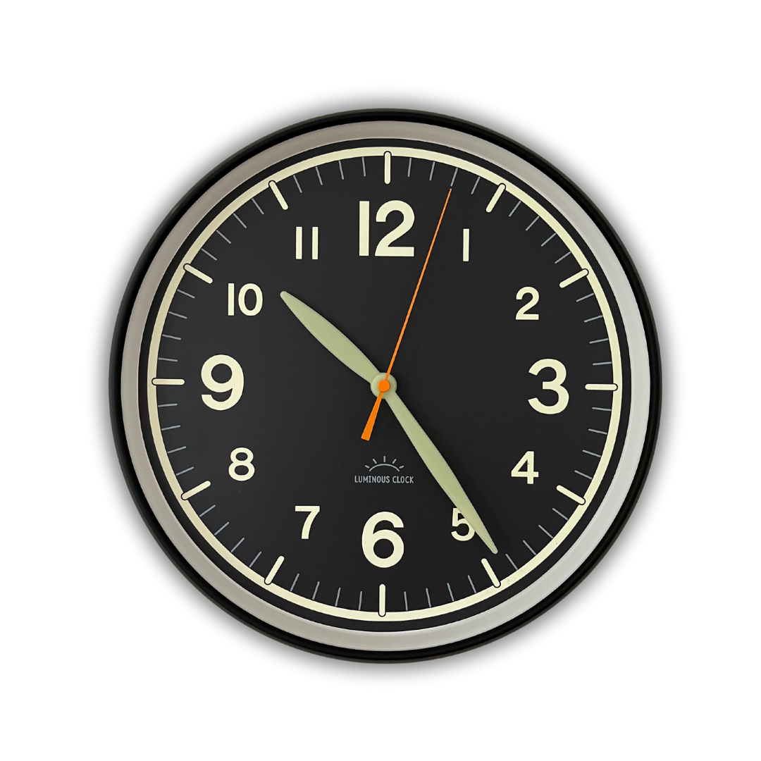 CLOXON Wanduhr 32 cm mit leuchtenden Zeigern